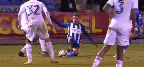 TA：勒沃库森的防守坚如磐石，曼城两侧防线存在巨大漏洞