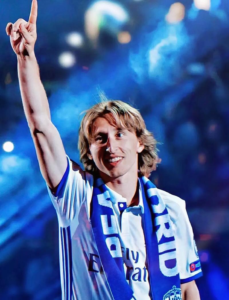 足球国足争议判罚引专家讨论