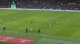 AC米兰主场气势如虹